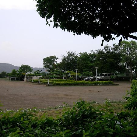 אאורנגבד The Meadows Resort And Spa מראה חיצוני תמונה