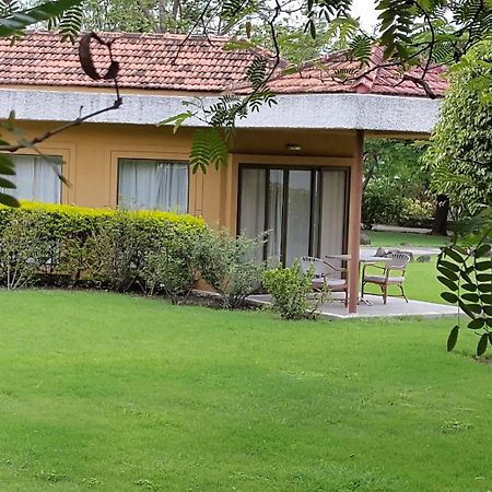 אאורנגבד The Meadows Resort And Spa מראה חיצוני תמונה