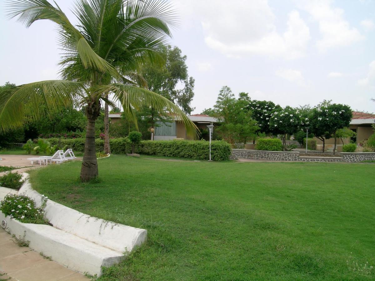 אאורנגבד The Meadows Resort And Spa מראה חיצוני תמונה