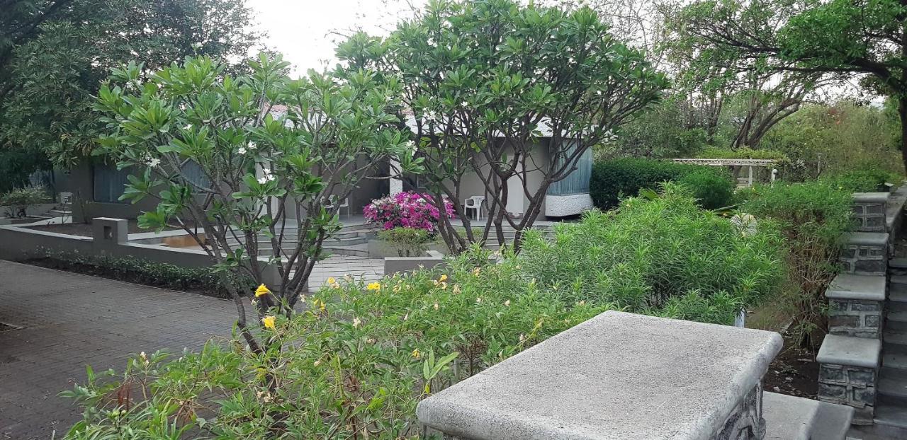 אאורנגבד The Meadows Resort And Spa מראה חיצוני תמונה