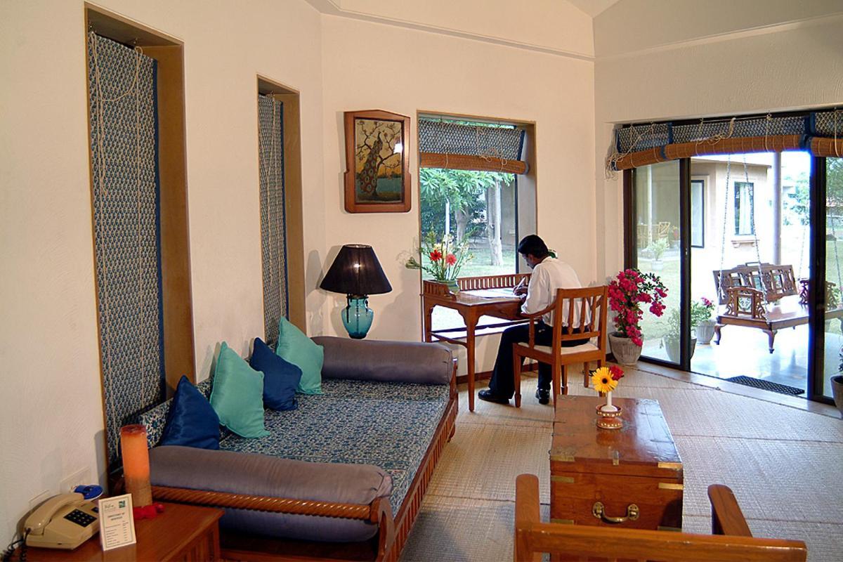 אאורנגבד The Meadows Resort And Spa מראה חיצוני תמונה