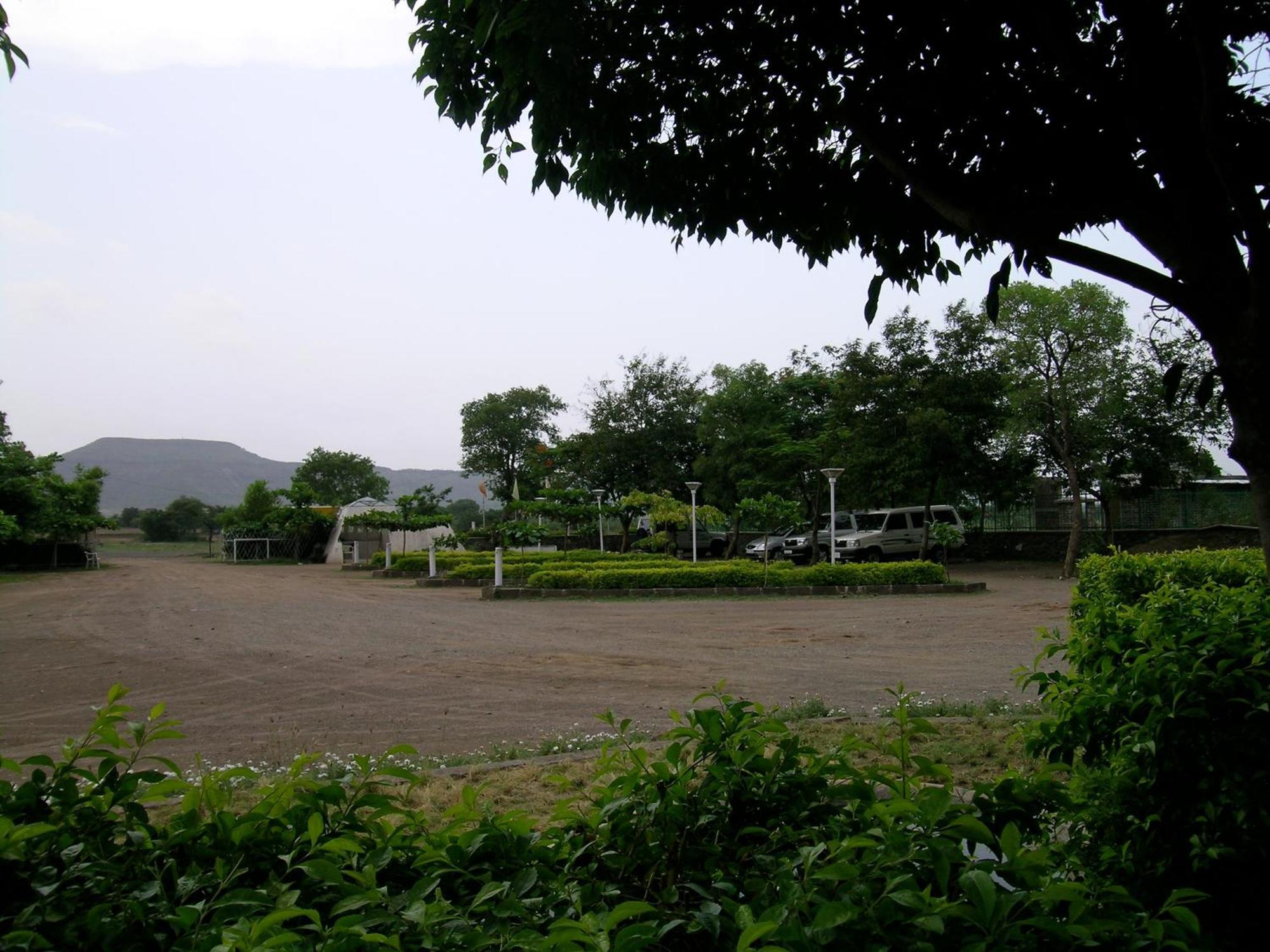 אאורנגבד The Meadows Resort And Spa מראה חיצוני תמונה