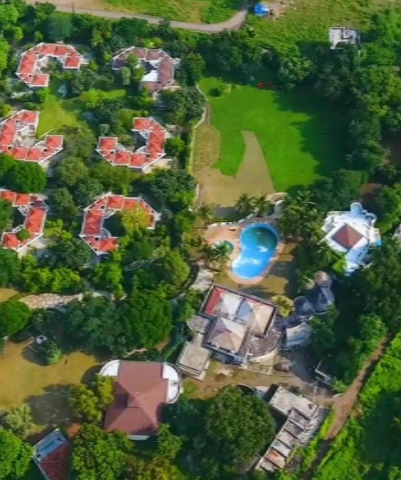 אאורנגבד The Meadows Resort And Spa מראה חיצוני תמונה