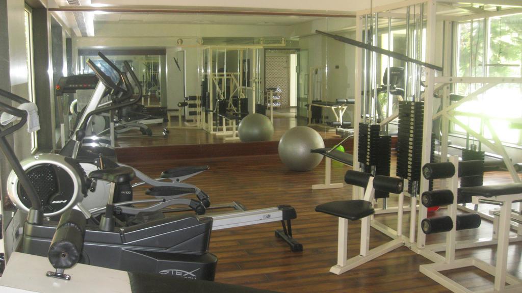 אאורנגבד The Meadows Resort And Spa מראה חיצוני תמונה