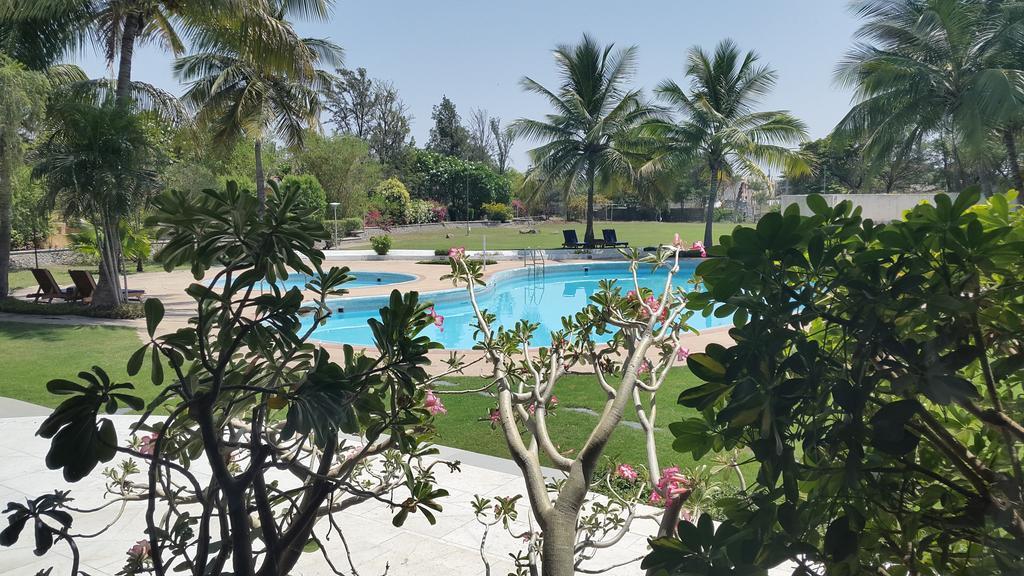 אאורנגבד The Meadows Resort And Spa מראה חיצוני תמונה