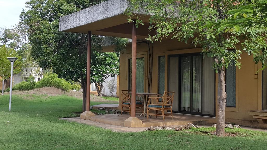 אאורנגבד The Meadows Resort And Spa מראה חיצוני תמונה