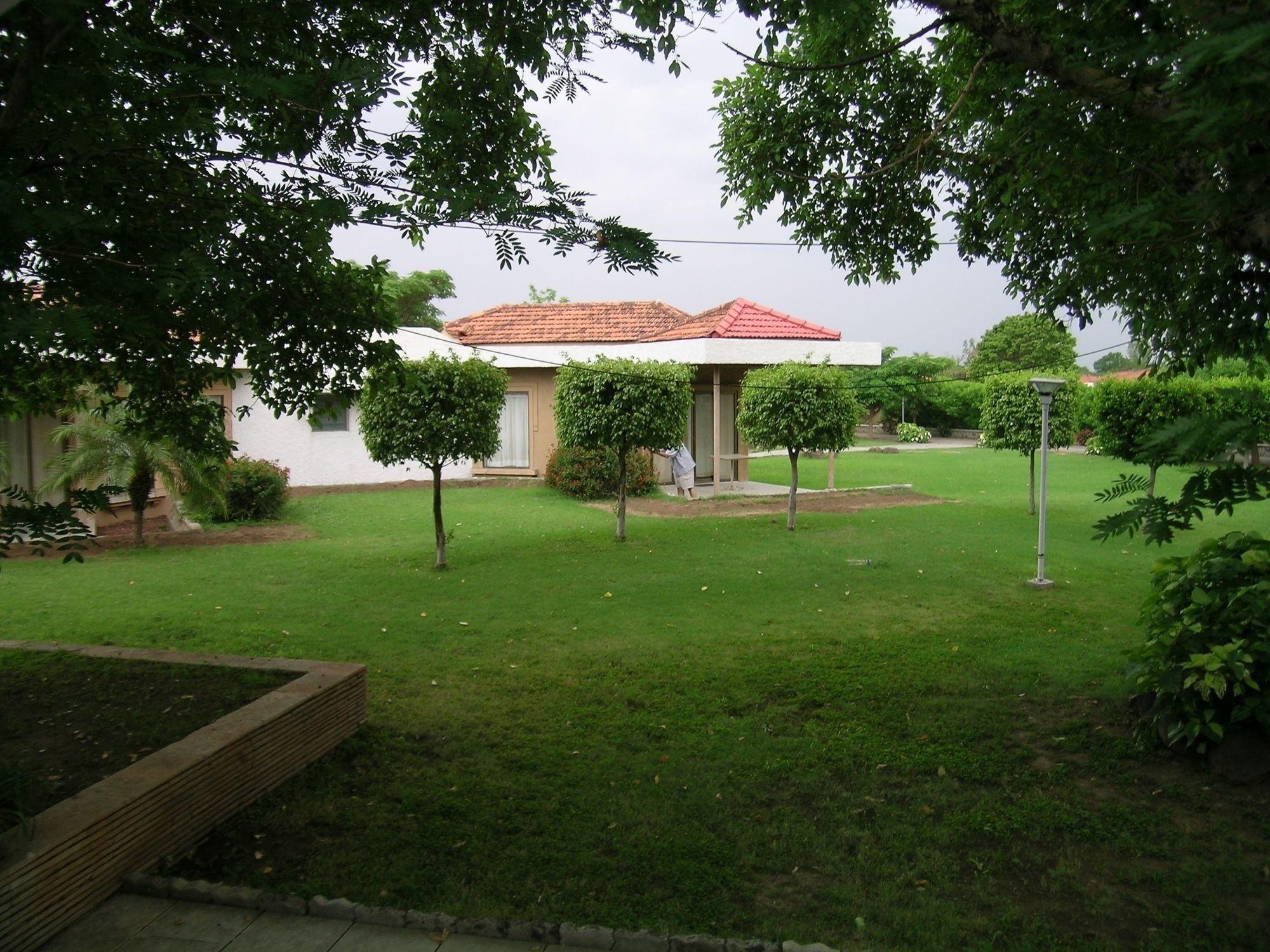 אאורנגבד The Meadows Resort And Spa מראה חיצוני תמונה